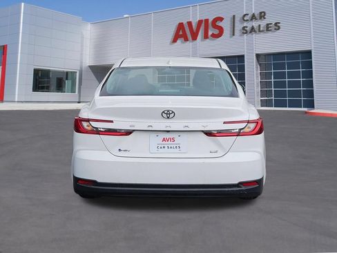 Used 2025 Toyota Camry LE FWD image 5