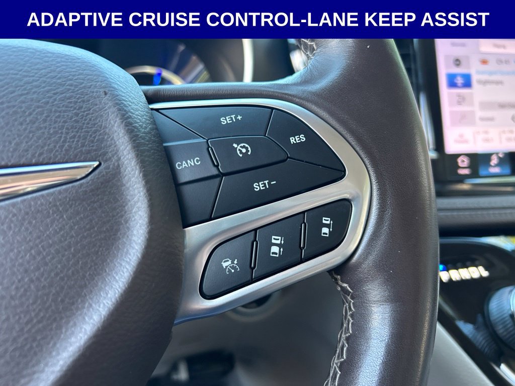 Used 2021 Chrysler Pacifica Touring-L w/ Uconnect Theater Family Group FWD image 16