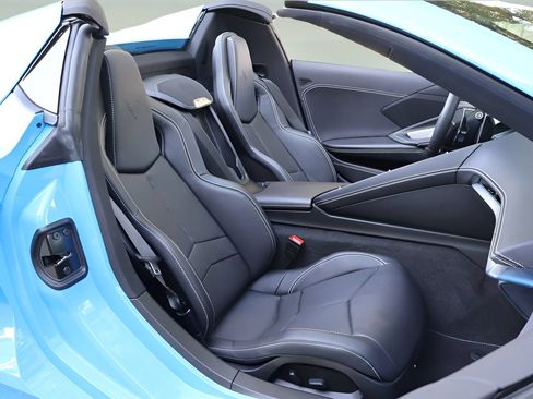 Used 2025 Chevrolet Corvette Stingray Convertible w/ 1LT RWD image 16