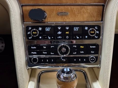 Used 2012 Bentley Mulsanne image 29
