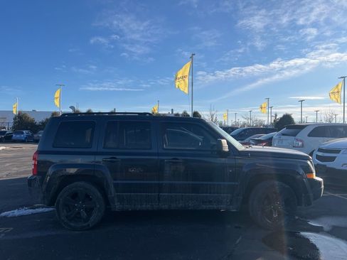 Used 2014 Jeep Patriot Sport w/ Power Value Group image 3