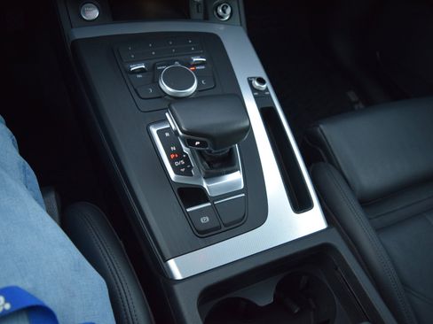 Used 2020 Audi Q5 2.0T Premium w/ Titanium Sport Package image 15