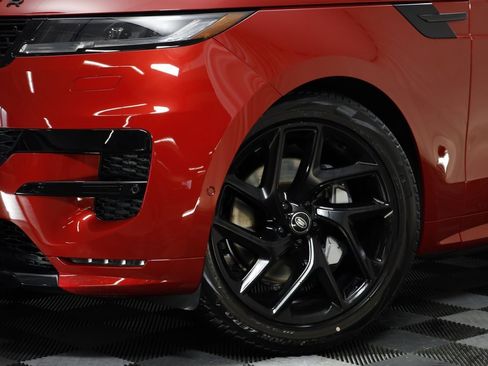 New 2025 Land Rover Range Rover Sport Dynamic SE image 4