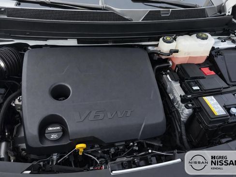 Used 2024 Chevrolet Traverse RS image 12