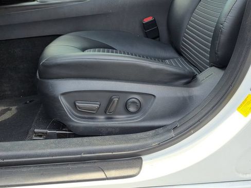 Used 2023 Toyota Camry SE FWD image 12
