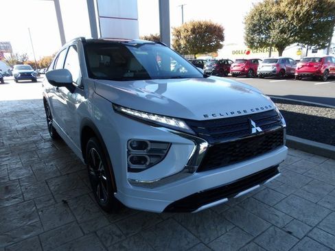 New 2025 Mitsubishi Eclipse Cross SE image 3