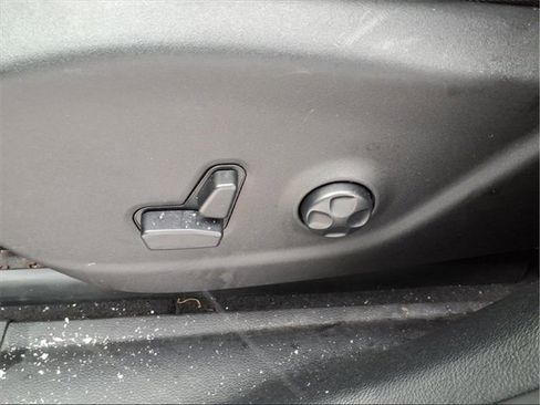 Used 2021 Jeep Cherokee Trailhawk image 13