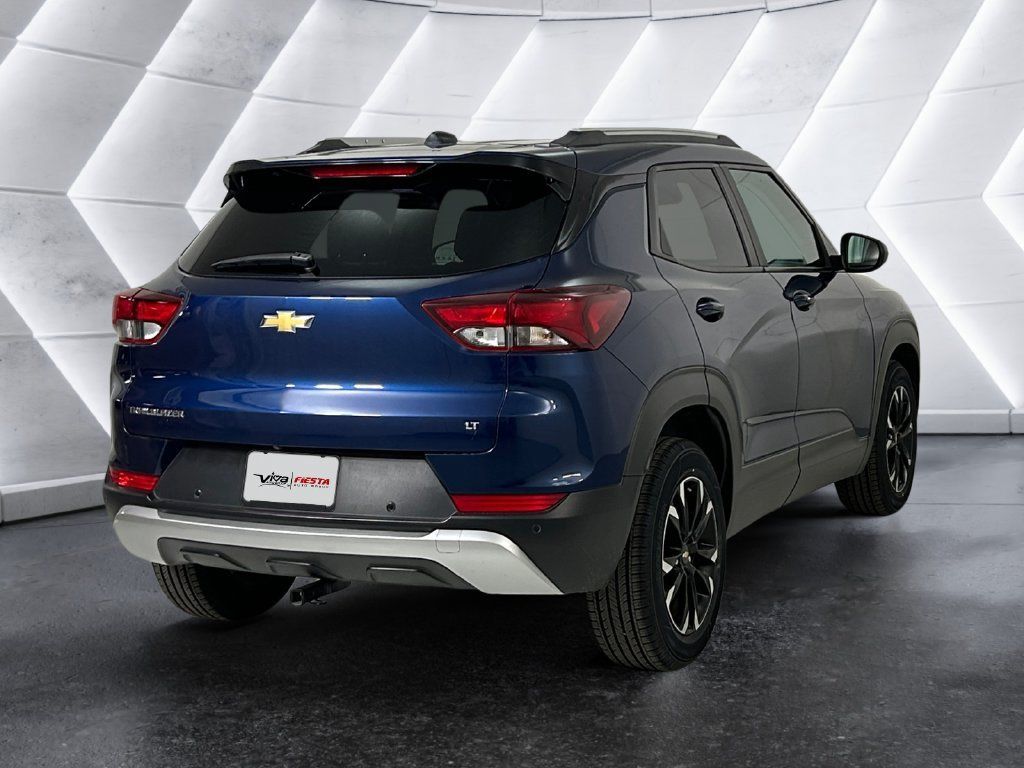 Used 2022 Chevrolet TrailBlazer LT w/ Driver Confidence Package FWD image 4
