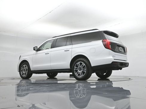 Used 2025 Ford Expedition Max Active AWD/4WD image 57