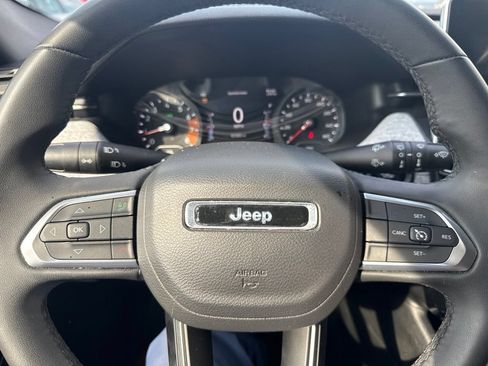 Used 2024 Jeep Compass Latitude AWD/4WD image 10