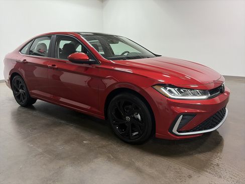 New 2026 Volkswagen Jetta SE image 2