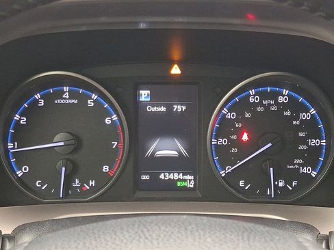 Certified 2018 Toyota RAV4 XLE w/ Plus Extra Value Package AWD/4WD image 5