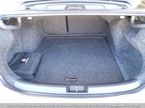 Used 2021 Volkswagen Jetta R-Line w/ R-Line Cold Weather Package FWD image 9