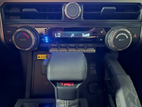 New 2026 Toyota 4Runner Limited AWD/4WD image 27