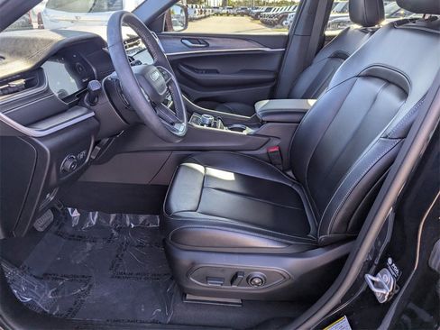 Used 2024 Jeep Grand Cherokee Limited w/ Trailer Tow Package image 22