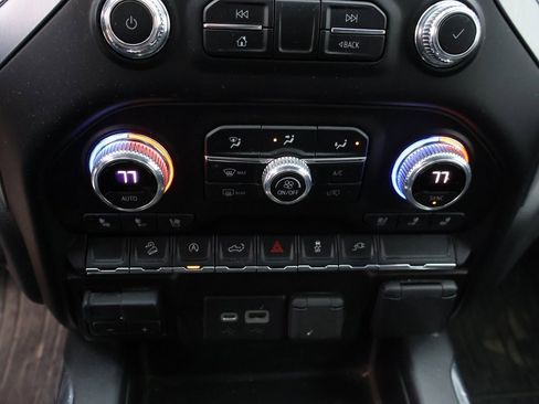 Used 2021 GMC Sierra 1500 SLT w/ SLT Premium Package image 39