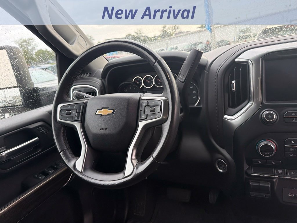 Used 2022 Chevrolet Silverado 2500 LT w/ Convenience Package AWD/4WD image 4
