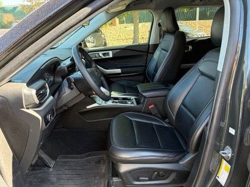 Used 2023 Ford Explorer XLT w/ Equipment Group 202A AWD/4WD image 18