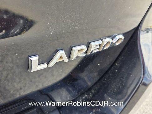 Used 2015 Jeep Grand Cherokee Laredo image 11