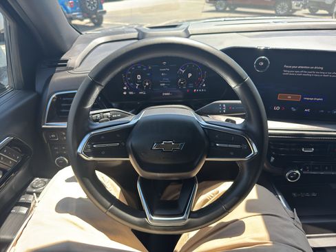 Used 2025 Chevrolet Suburban Z71 AWD/4WD image 26