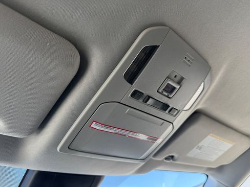 Used 2022 Toyota Highlander LE image 22