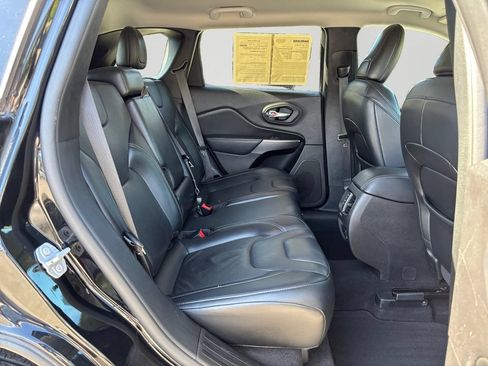 Used 2020 Jeep Cherokee Limited AWD/4WD image 13