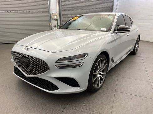 Used 2022 Genesis G70 3.3T image 3
