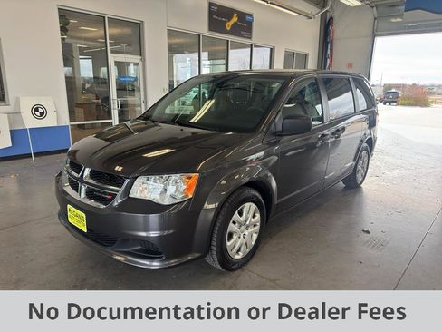 Used 2019 Dodge Grand Caravan SE w/ UConnect Hands-Free Group image 1