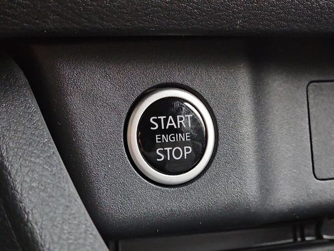 Certified 2023 Nissan Rogue SV image 22