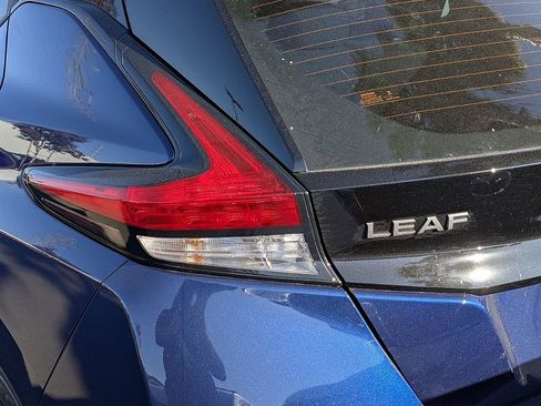 Used 2023 Nissan Leaf S image 9