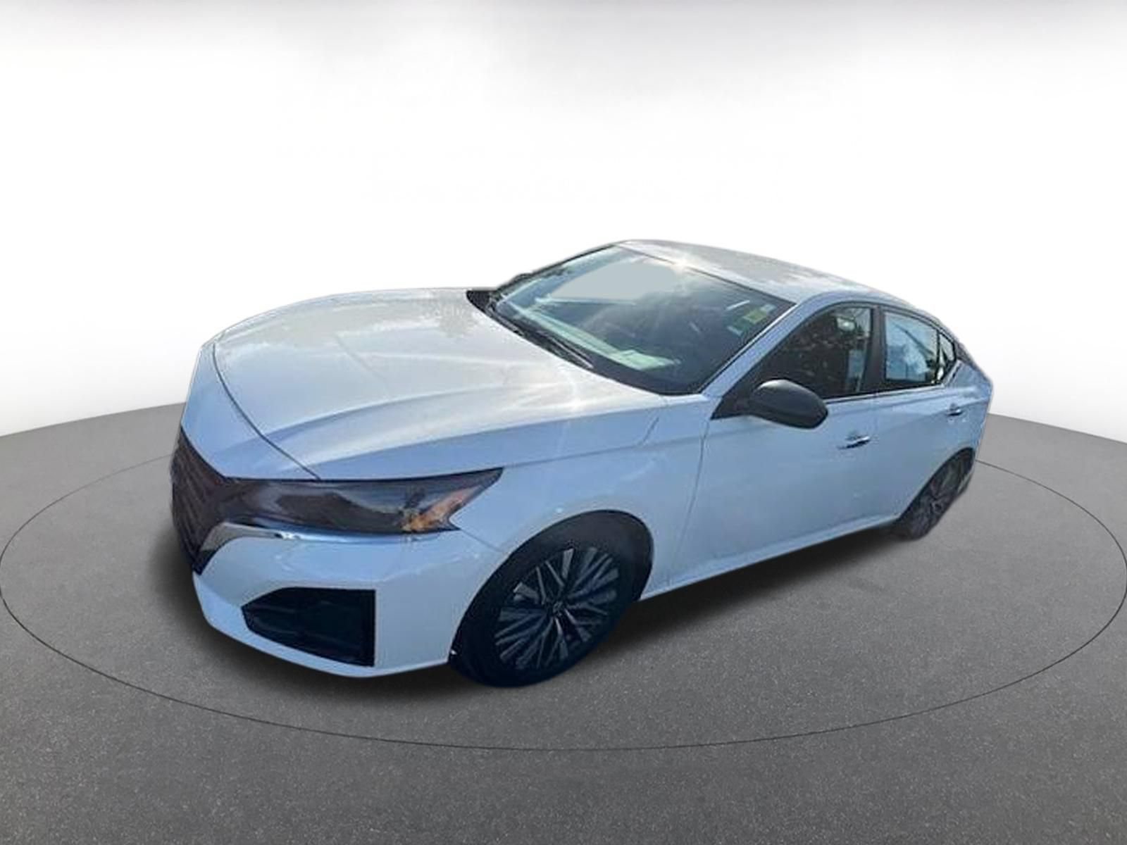 Used 2025 Nissan Altima 2.5 SV FWD image 2