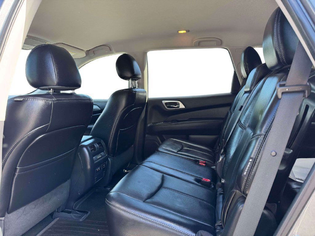 Used 2020 Nissan Pathfinder SL w/ Cargo Package AWD/4WD image 11