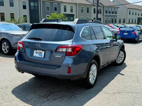 Used 2017 Subaru Outback 2.5i Premium AWD/4WD image 3