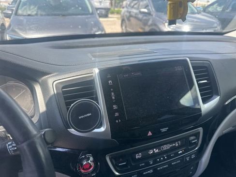 Used 2017 Honda Pilot Elite image 4