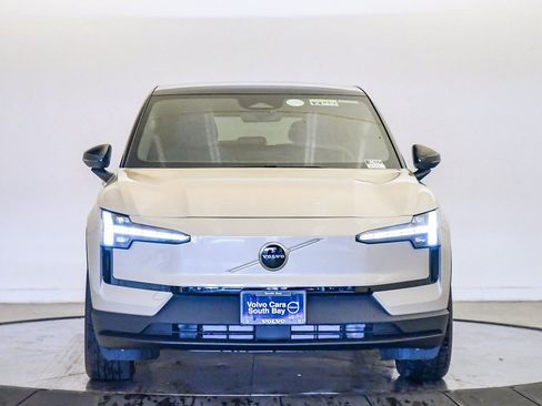 New 2026 Volvo EX30 Plus w/ Climate Package image 7