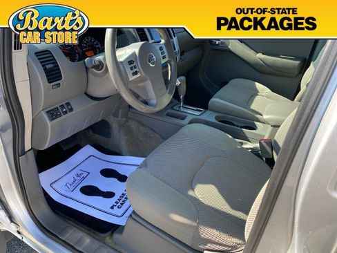 Used 2013 Nissan Frontier SV w/ SV Value Truck Pkg AWD/4WD image 25