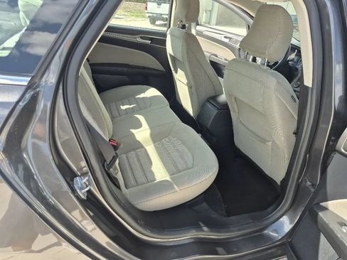Used 2018 Ford Fusion S FWD image 18
