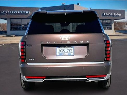 New 2026 Hyundai Palisade Calligraphy FWD image 4