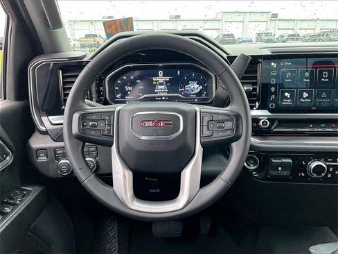Used 2024 GMC Sierra 2500 SLT image 16
