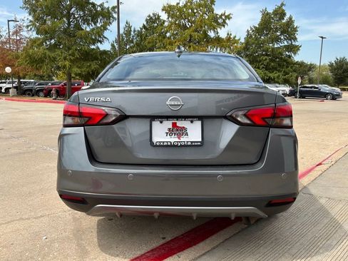 Used 2025 Nissan Versa SV FWD image 7