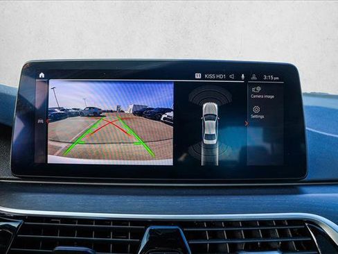 Used 2023 BMW 530e xDrive w/ Premium Package image 19