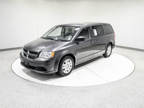 Used 2020 Dodge Grand Caravan SE w/ UConnect Hands-Free Group FWD image 31
