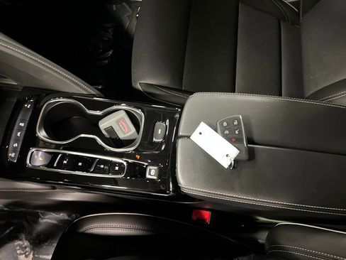 Certified 2023 Buick Envision Essence image 25