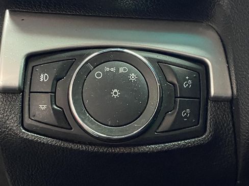 Used 2017 Ford Explorer XLT AWD/4WD image 29