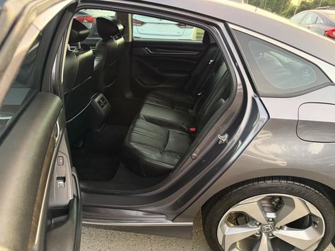 Used 2018 Honda Accord Touring image 10