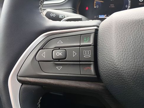 Used 2023 Jeep Grand Cherokee Limited image 29