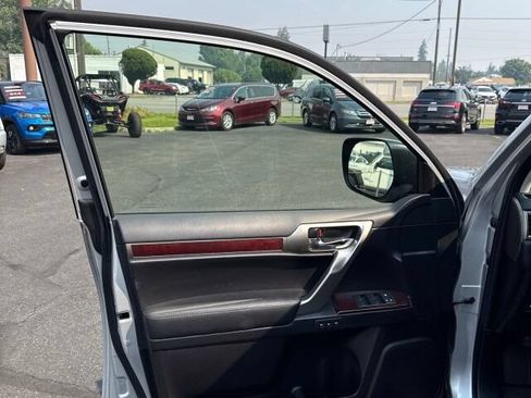 Used 2015 Lexus GX 460 w/ Premium Package AWD/4WD image 8