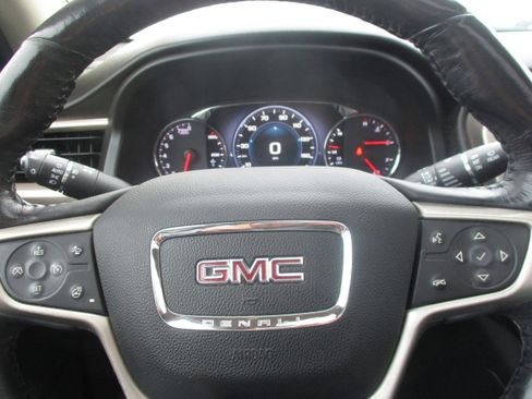 Used 2018 GMC Acadia Denali image 9