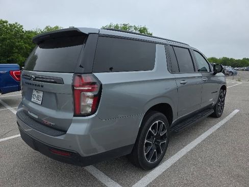 Used 2024 Chevrolet Suburban RST RWD image 5
