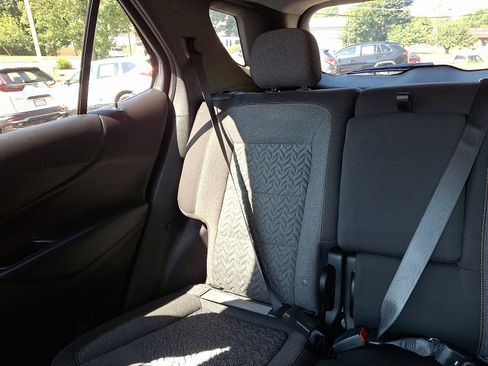 Used 2022 Chevrolet Equinox LT image 18